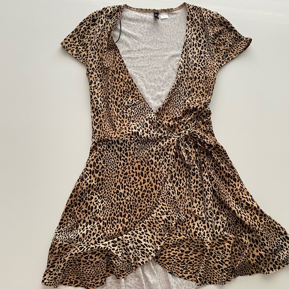 H&M CHEETA DRESS - Picture 1 of 6